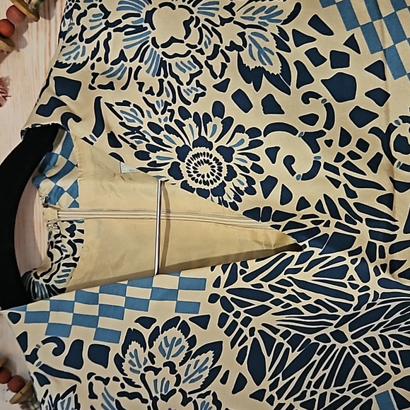 LIKE NEW "ADRIANNA PAPELL" BUSINESS CASUAL SLEEVELESS TOP! SZ 12 - Picture 3 of 9